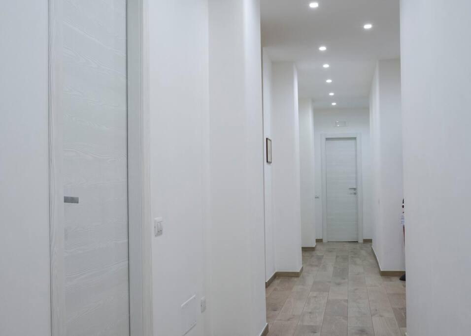Nizza Apartment In Centro Salerno Eksteriør billede