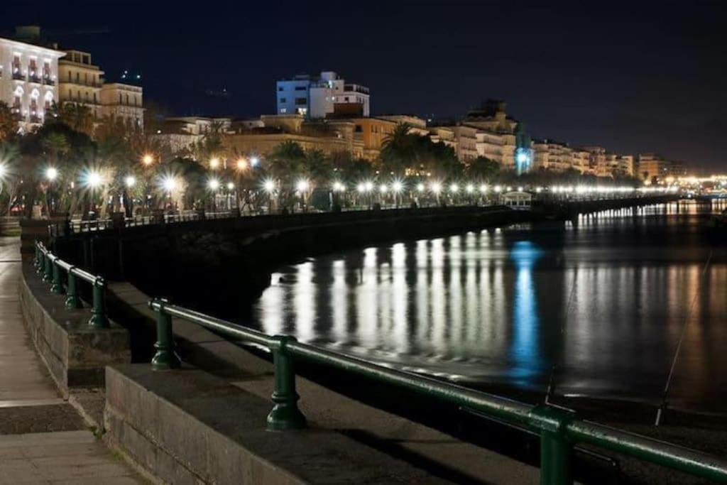 Nizza Apartment In Centro Salerno Eksteriør billede
